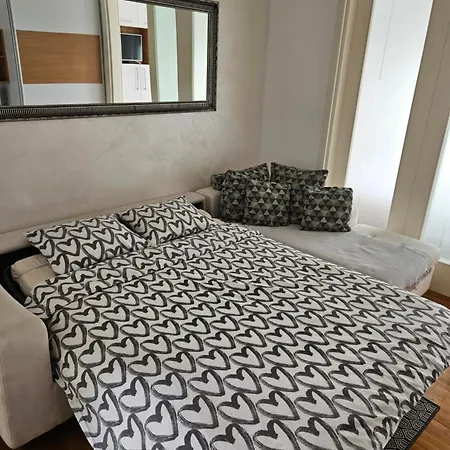 Belville Delta Apartment, Free Parking Apartment *