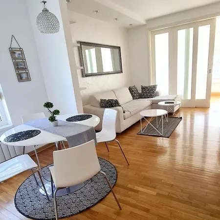 Belville Delta Apartment, Free Parking Apartment Belgrad